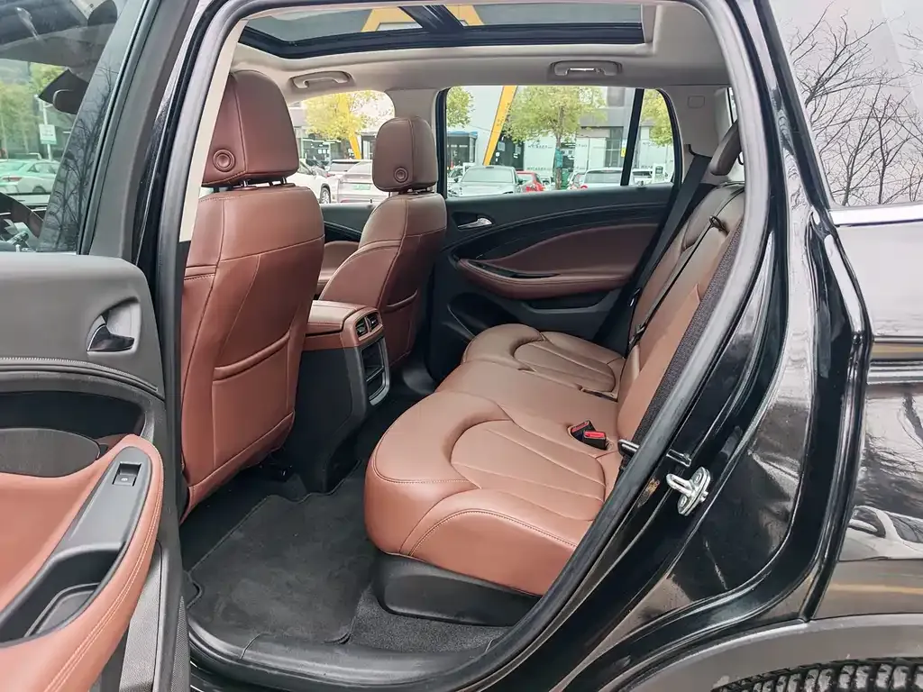 Buick Envision Plus — фото 9