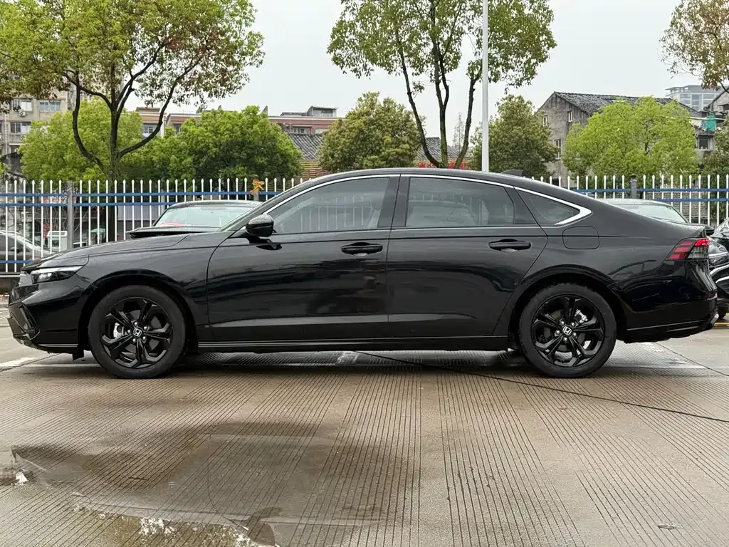 Honda Accord — фото 7
