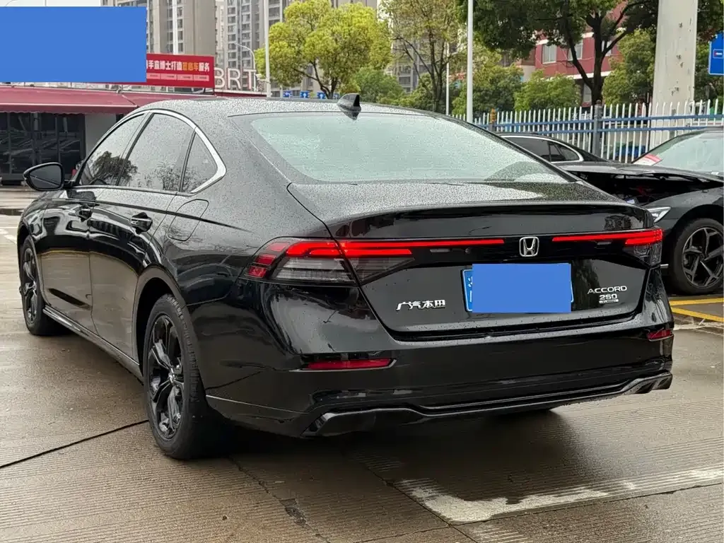 Honda Accord — фото 10