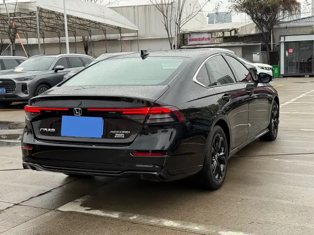 Honda Accord — фото 8