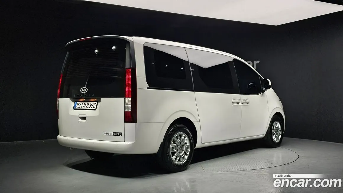 Hyundai Staria — фото 2