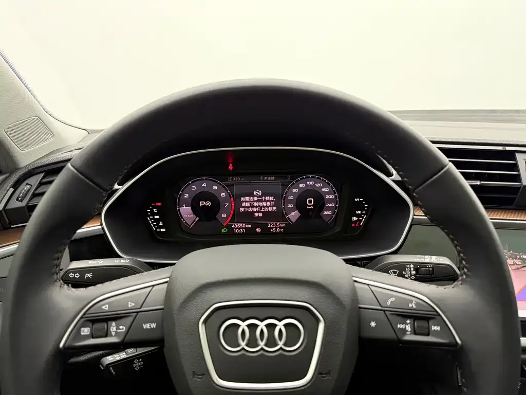 Audi Q3 — фото 9