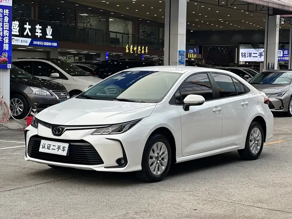Toyota Corolla — фото 1
