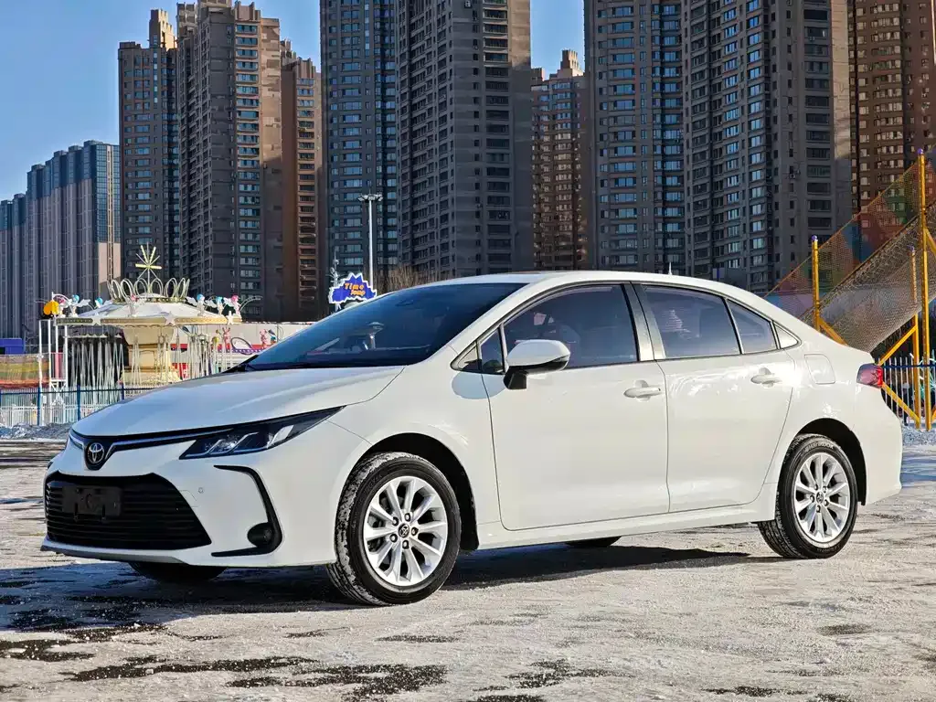 Toyota Corolla — фото 9