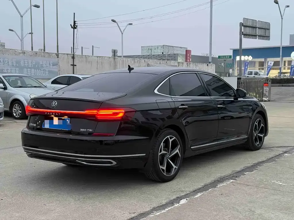 Volkswagen Passat — фото 4
