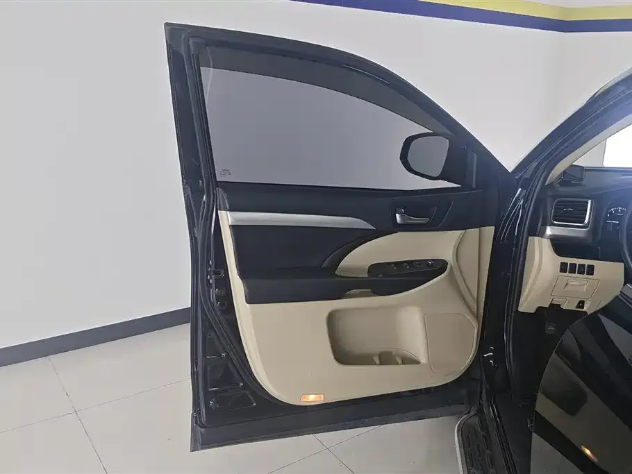 Toyota Highlander 2021 из CN, фото 10