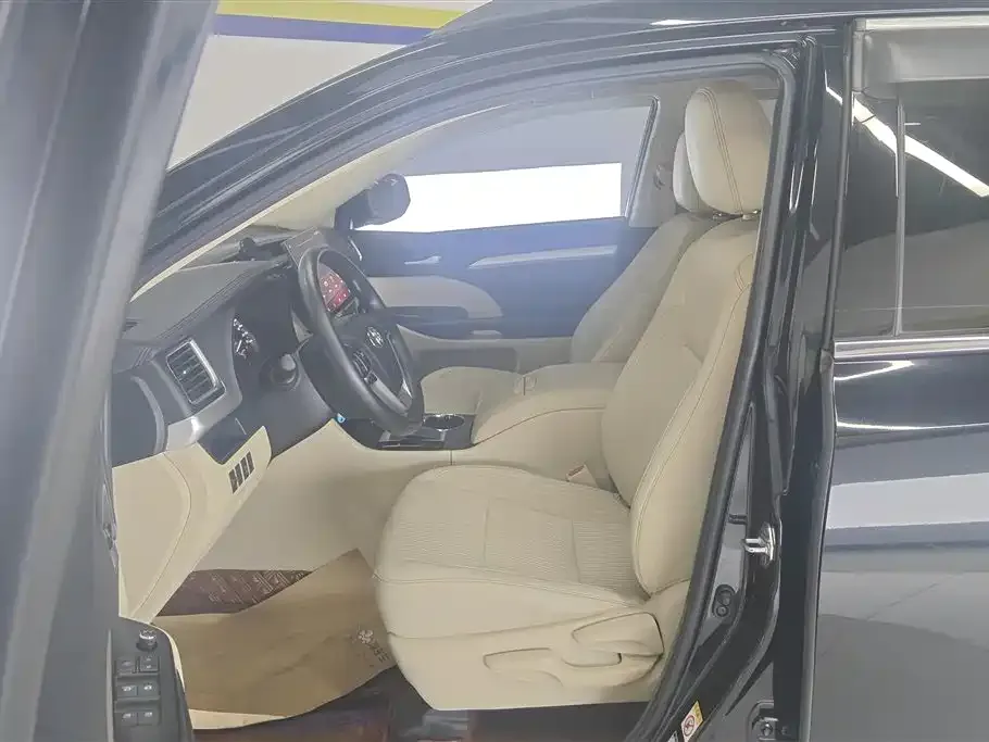 Toyota Highlander 2021 из CN, фото 2