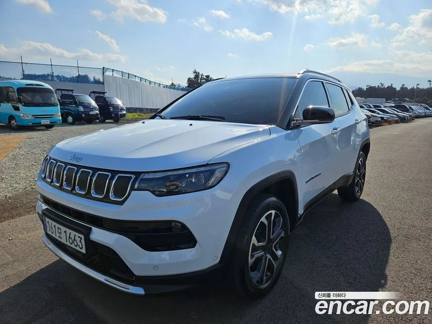 Jeep Compass — фото 1