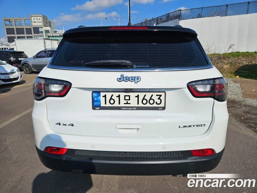 Jeep Compass — фото 8