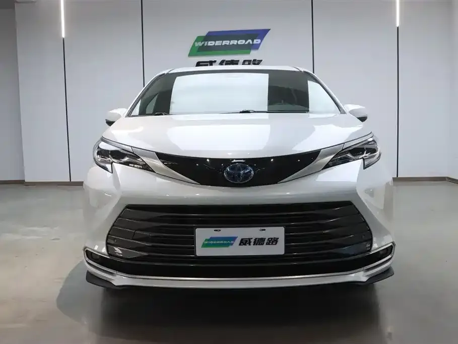 Toyota Sienna 2022 из CN, фото 3