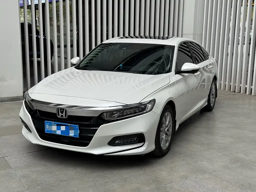 Honda Accord — фото 1