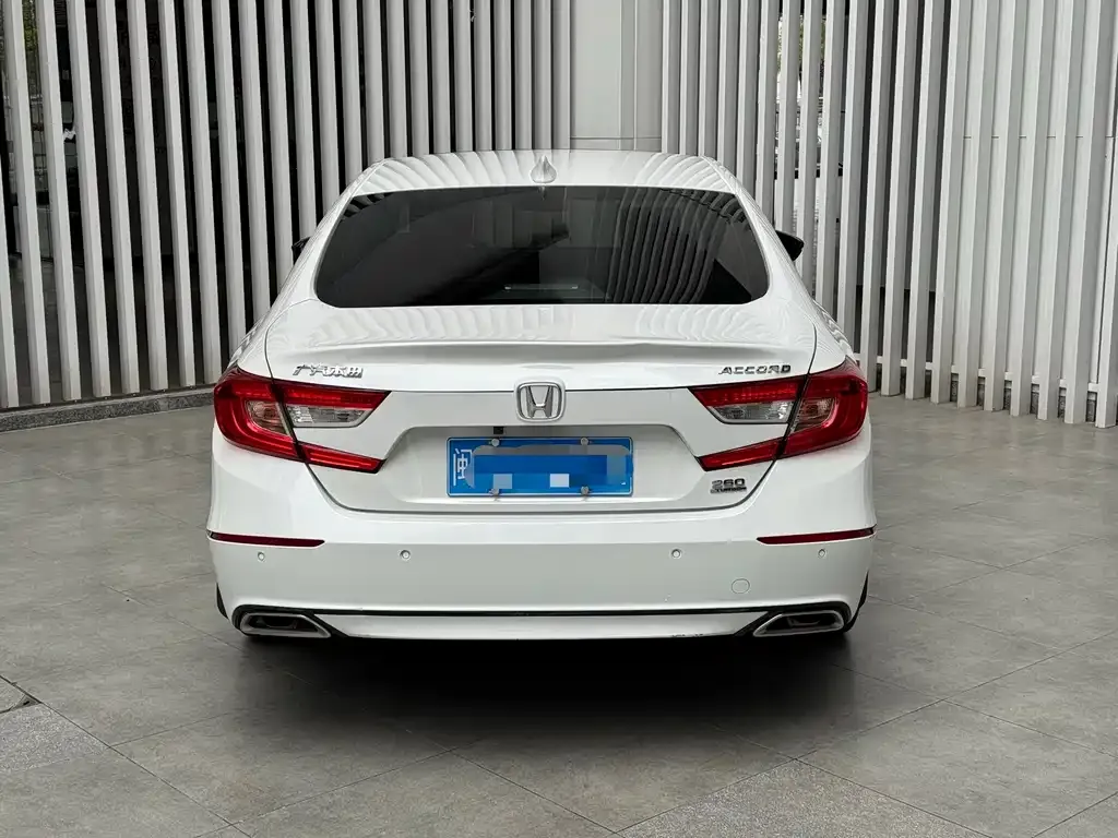 Honda Accord — фото 8