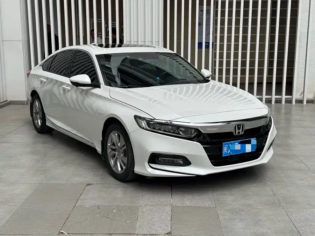 Honda Accord — фото 9