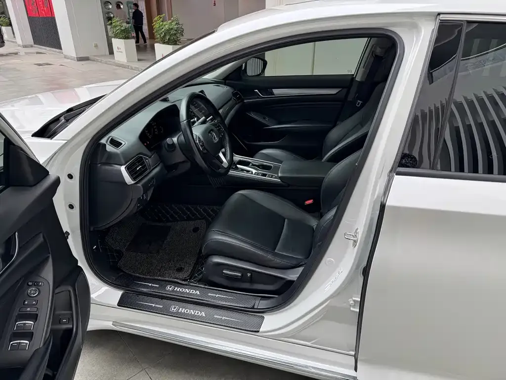 Honda Accord — фото 3