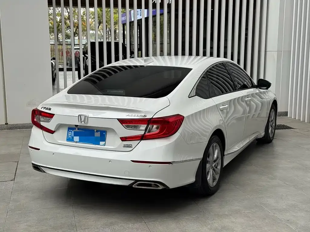 Honda Accord — фото 4