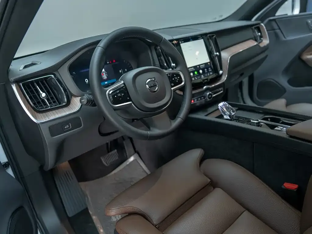 Volvo XC60 2025 из CN, фото 3