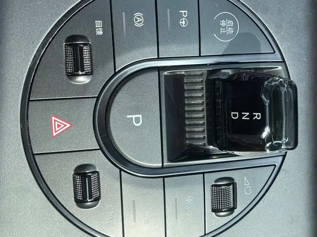 BYD Seal — фото 10