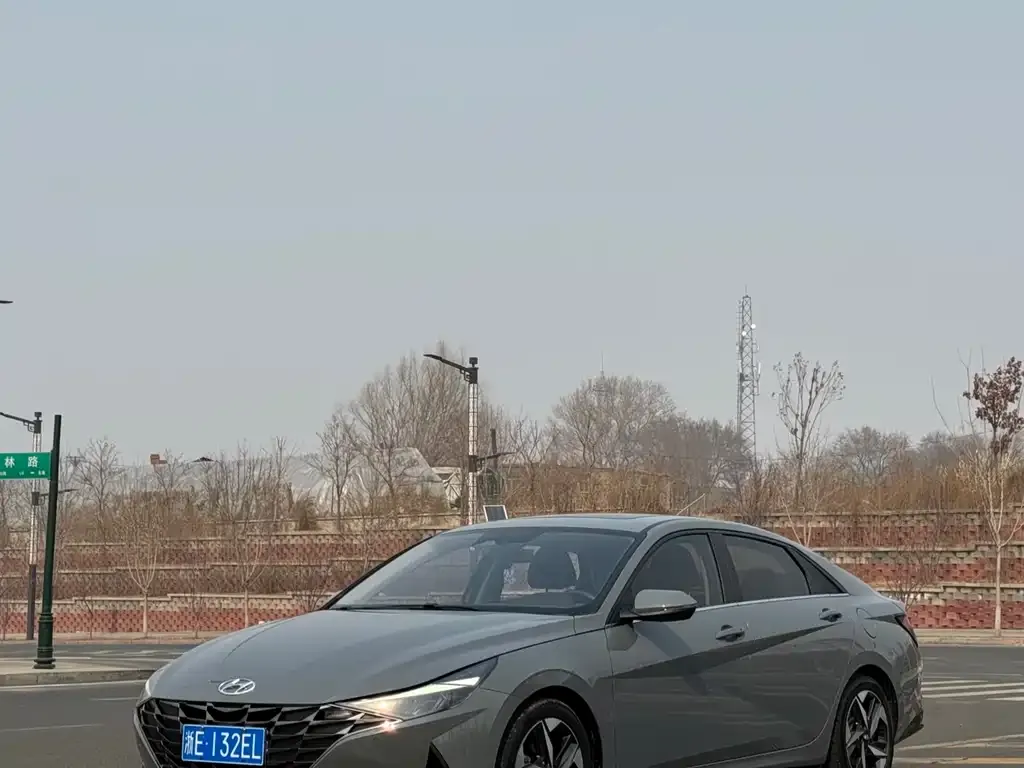 Hyundai Elantra 2023 из CN, фото 1