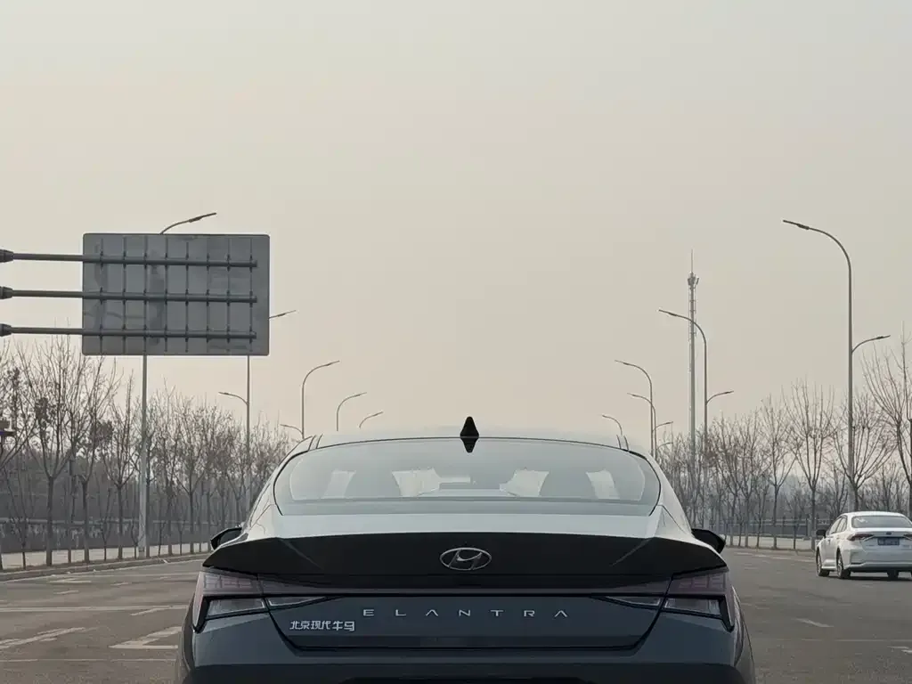 Hyundai Elantra 2023 из CN, фото 2
