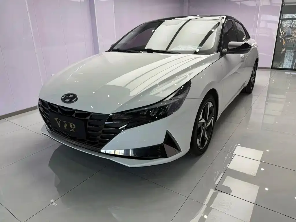 Hyundai Elantra 2023 из CN, фото 1