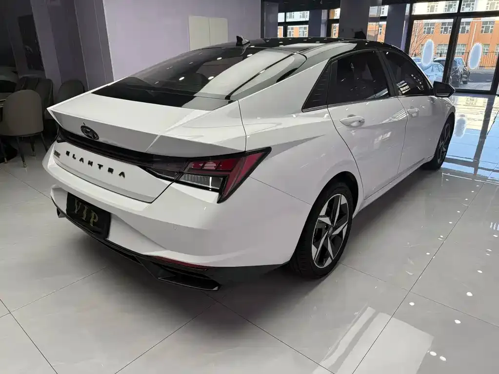 Hyundai Elantra 2023 из CN, фото 3