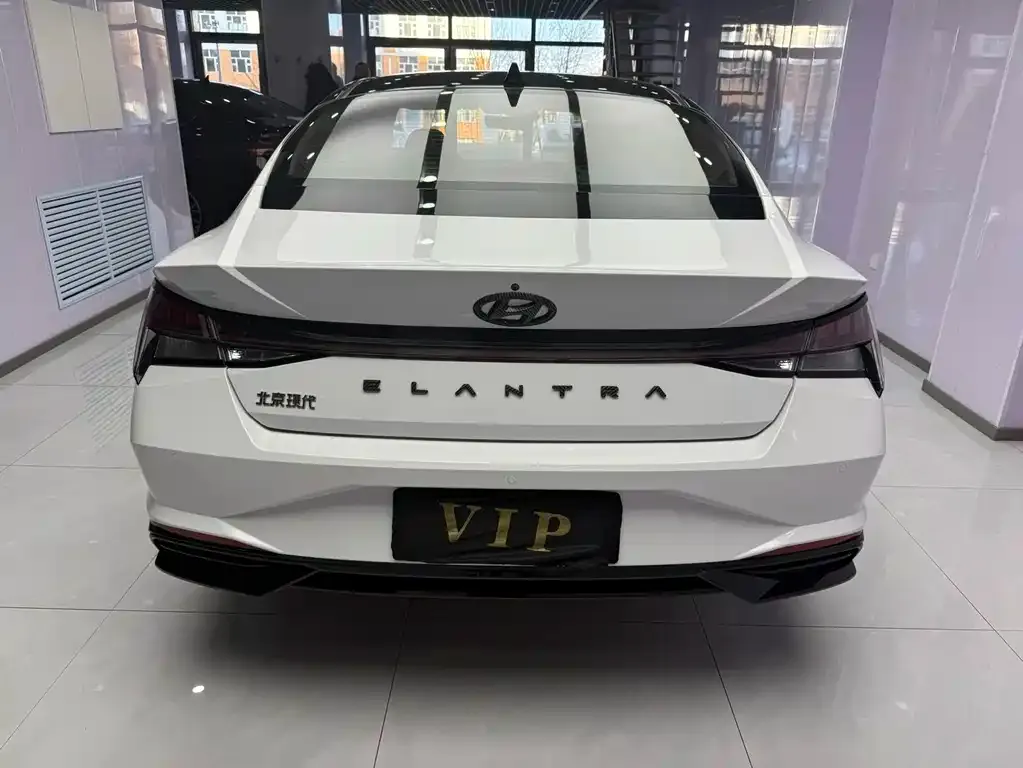 Hyundai Elantra 2023 из CN, фото 2