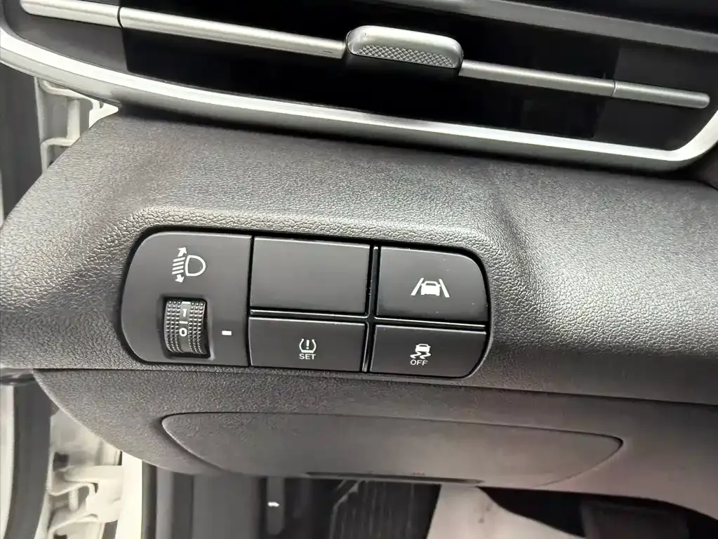 Hyundai Elantra 2023 из CN, фото 10