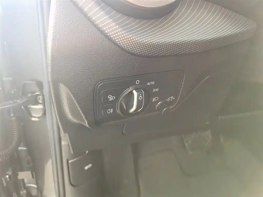 Audi Q2L 2022 из CN, фото 2