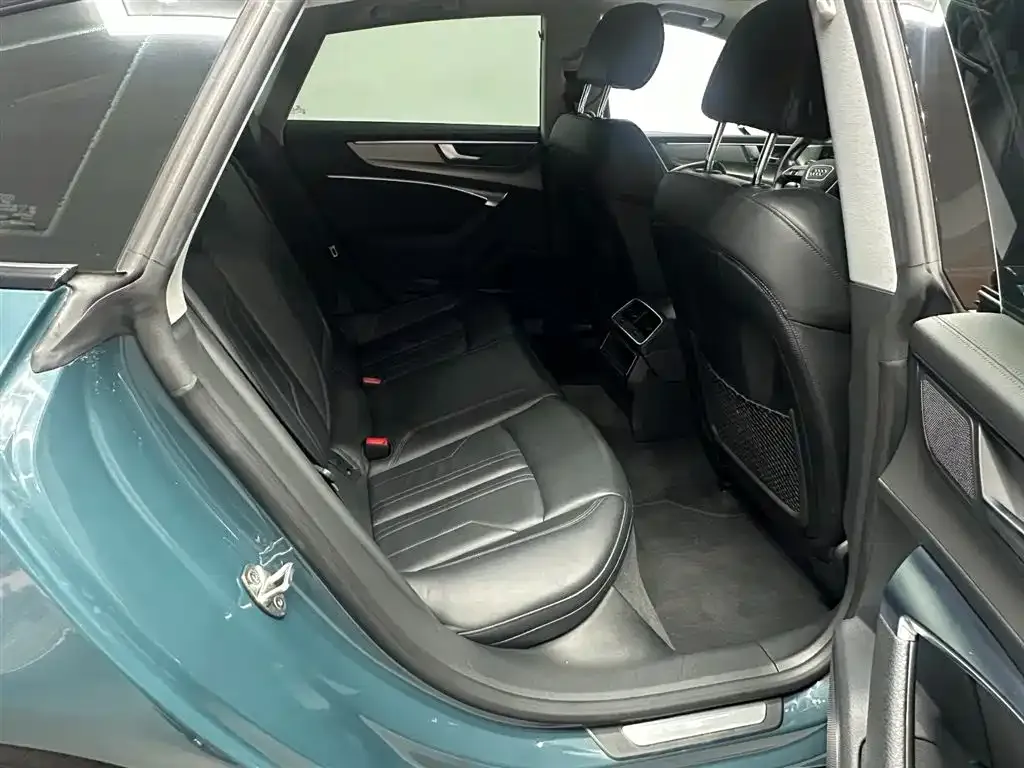 Audi A7 2021 из CN, фото 7
