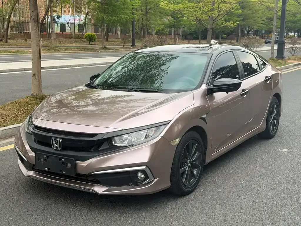 Honda Civic — фото 1