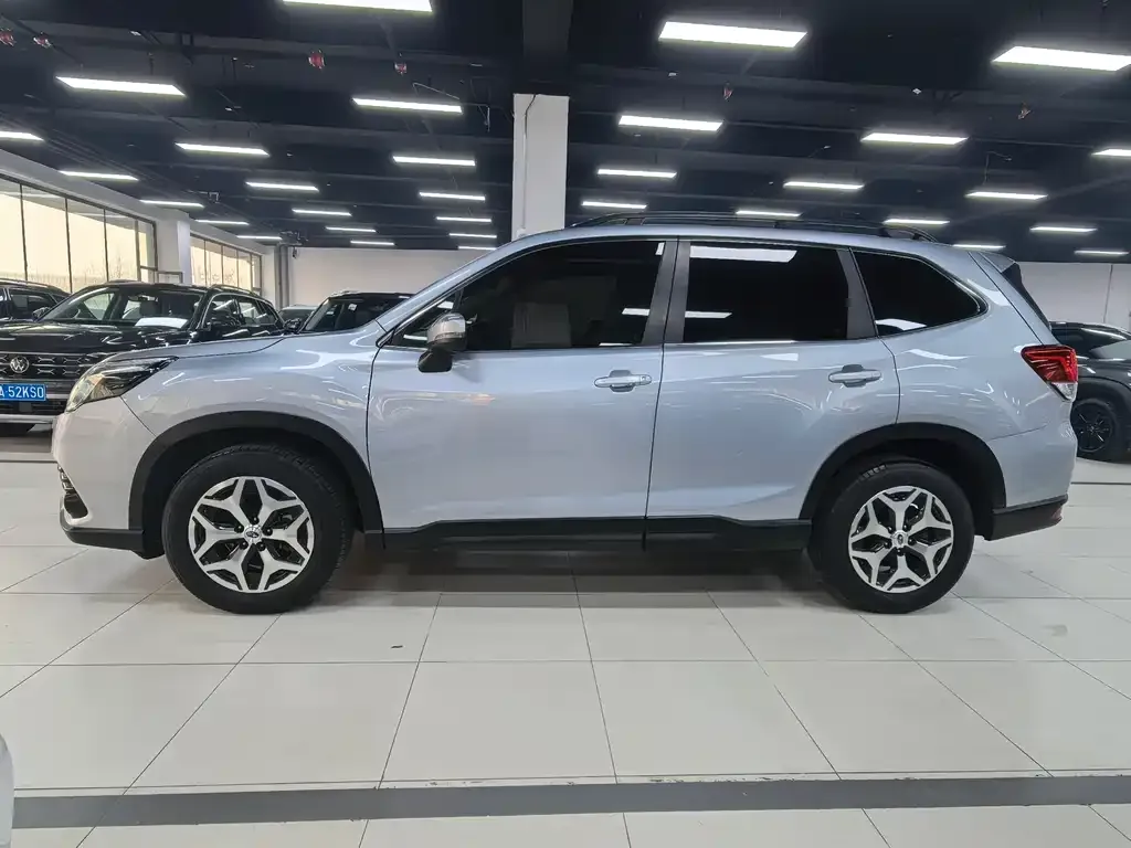 Subaru Forester — фото 10