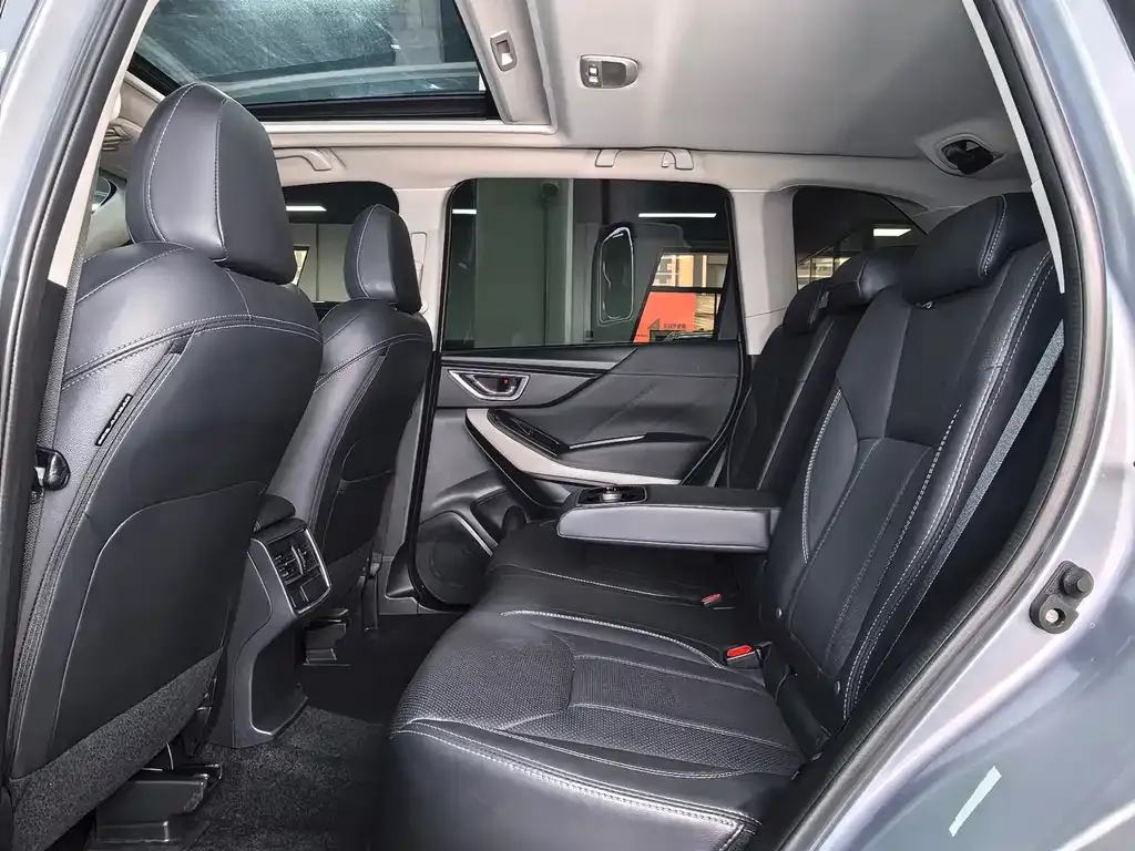 Subaru Forester — фото 4