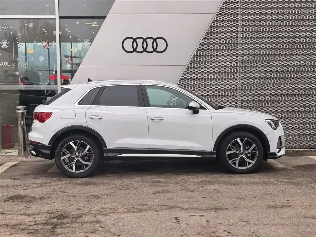 Audi Q3 2023 из CN, фото 10