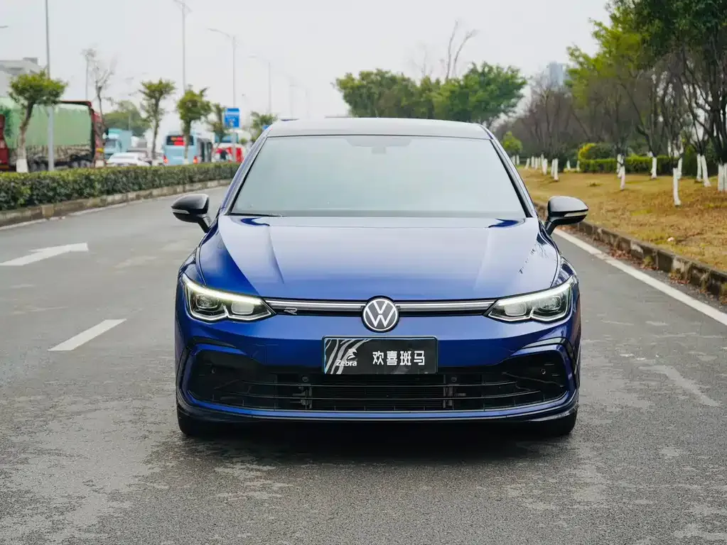 Volkswagen Golf 2024 из CN, фото 4
