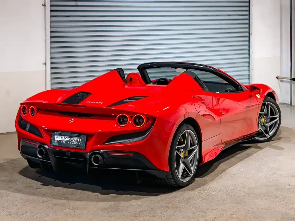Ferrari F8 — фото 7