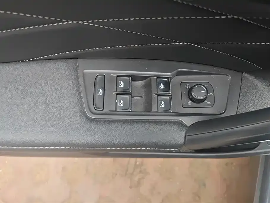 Volkswagen Tiguan L 2024 из CN, фото 2
