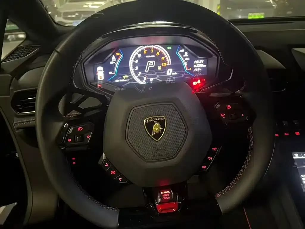 Lamborghini Huracan 2023 из CN, фото 2