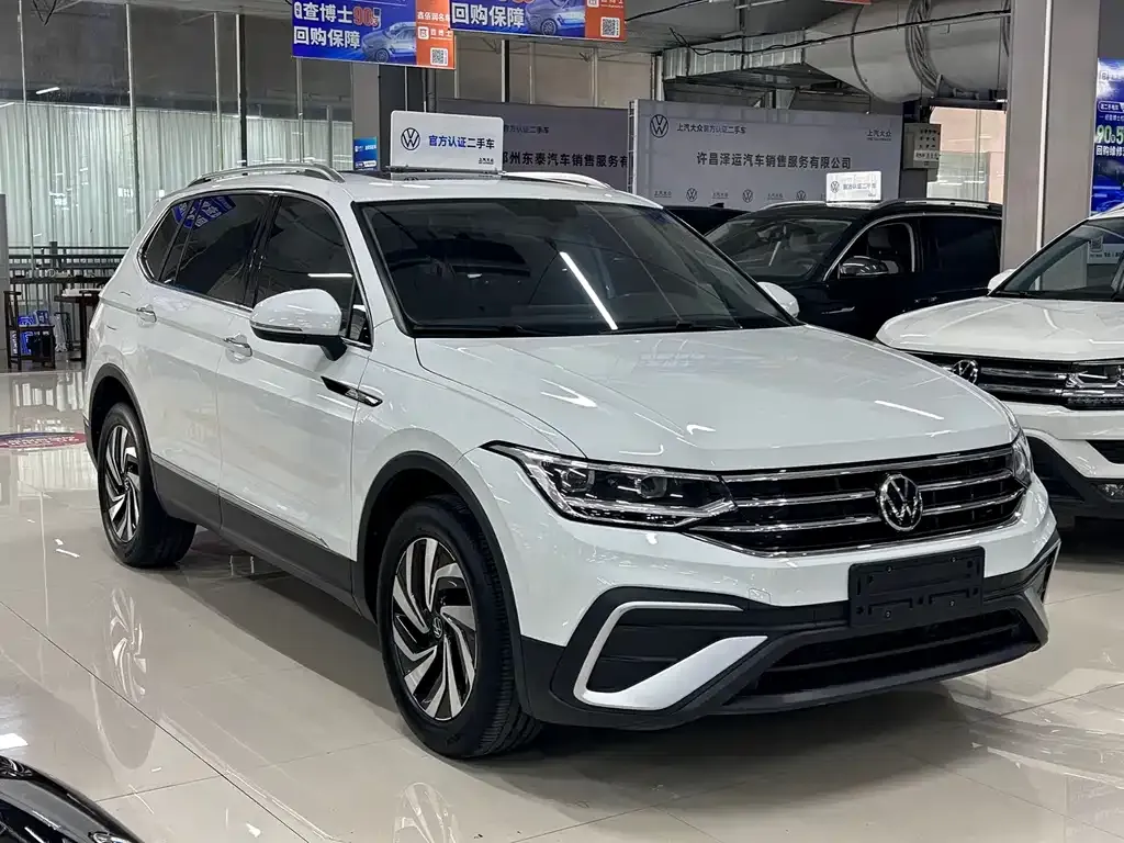 Volkswagen Tiguan L — фото 3