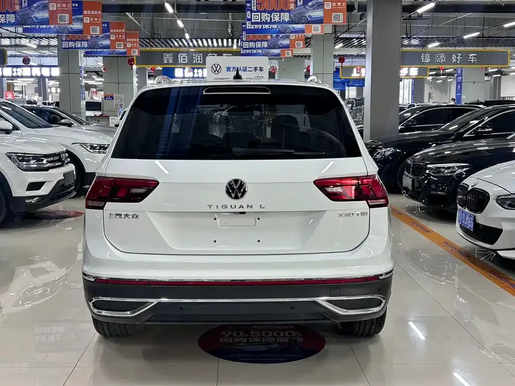 Volkswagen Tiguan L — фото 10