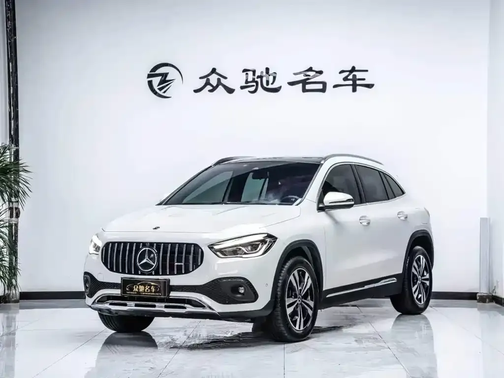 Mercedes-Benz GLA — фото 1