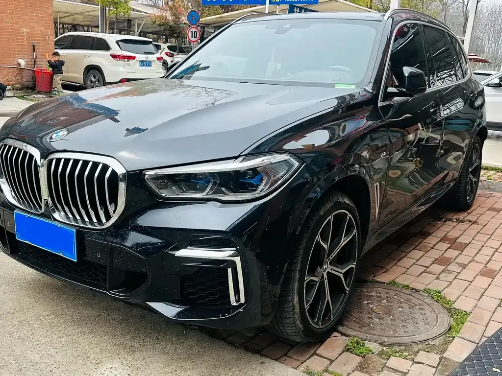 BMW X5 — фото 1