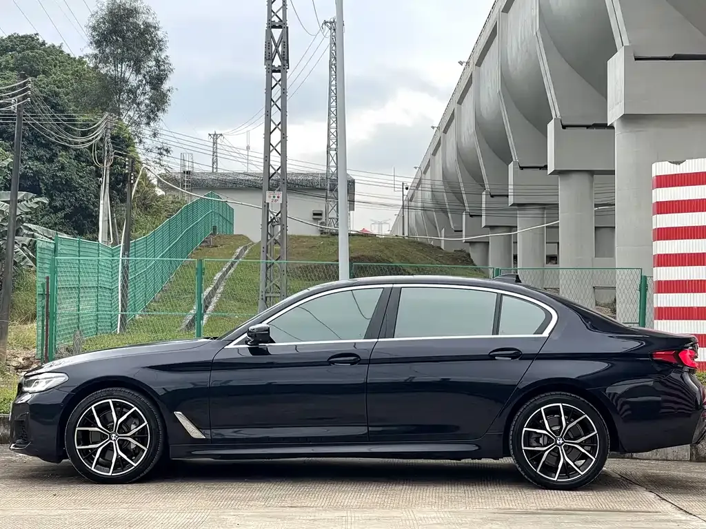 BMW 5 Series — фото 5