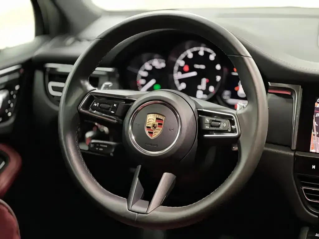 Porsche Macan 2024 из CN, фото 2