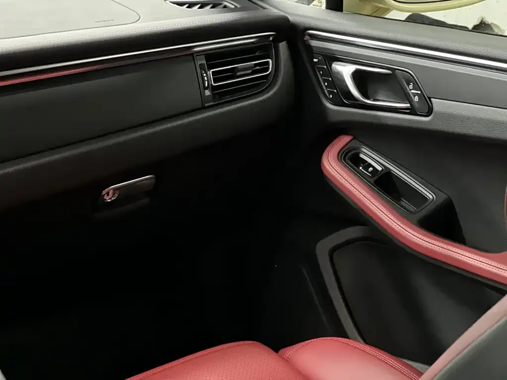 Porsche Macan 2024 из CN, фото 3