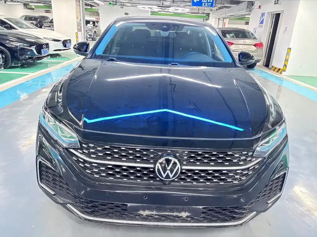 Volkswagen Passat — фото 10