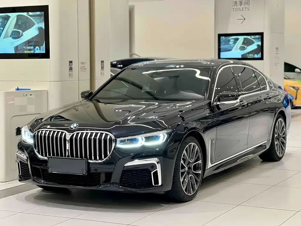 BMW 7 Series — фото 1