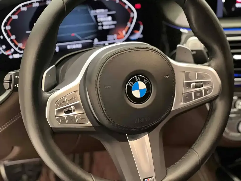 BMW 7 Series — фото 10