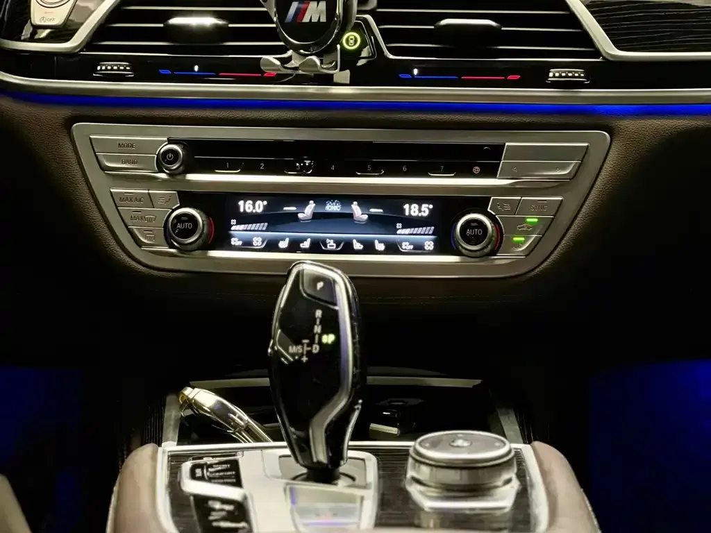 BMW 7 Series — фото 4