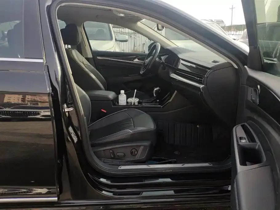 Volkswagen Passat — фото 10