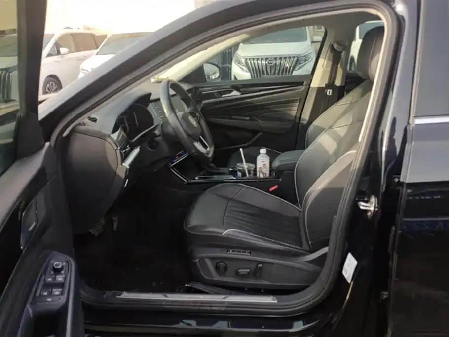 Volkswagen Passat — фото 4